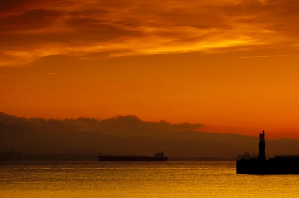 Χρυσό ηλιοβασίλεμα λιμάνι του Γιβραλτάρ — Φωτογραφία Αρχείου