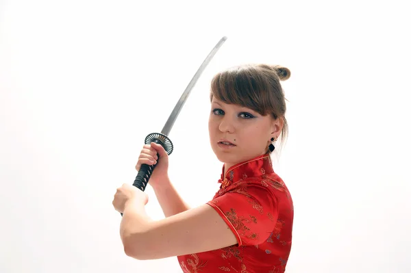 Hübsche Kimono-Frau mit Katana-Schwert — Stockfoto