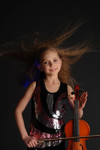 Meisje dat viool speelt — Stockfoto