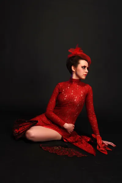 Flamenco tancerz kobieta Gypsy czerwony róża hiszpański fan — Zdjęcie stockowe