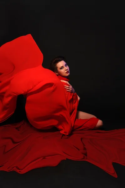 Kırmızılı kadın — Stok fotoğraf