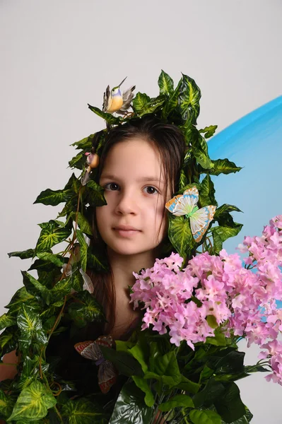 Дівчина у весняній зачісці — стокове фото