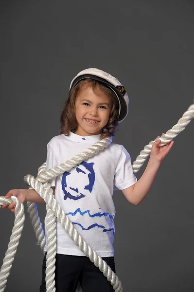 Un giovane marinaio con la corda — Foto Stock