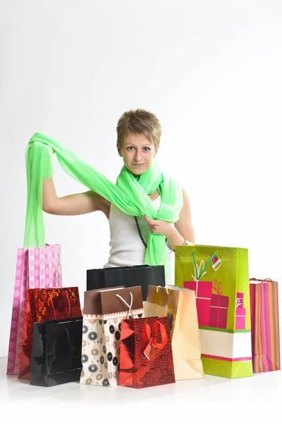 Młoda kobieta po zakupy — Zdjęcie stockowe