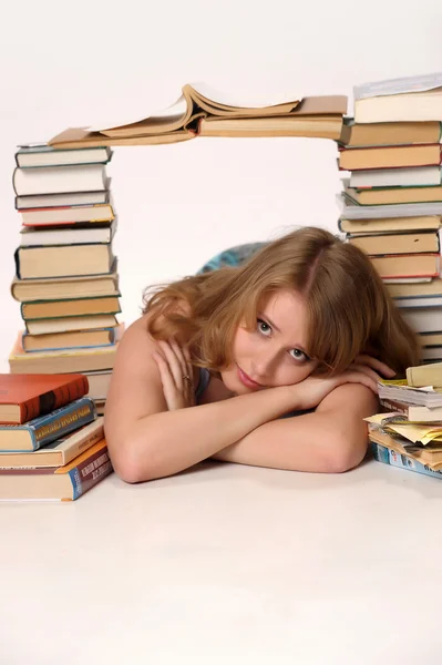 Giovane ragazza con libri — Foto Stock