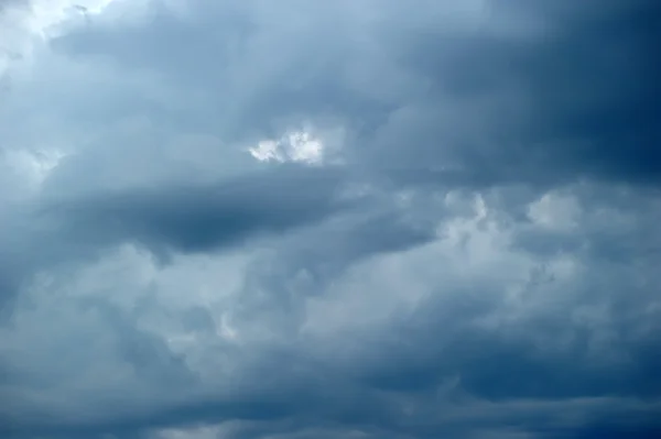 폭풍 앞 하늘 — 스톡 사진