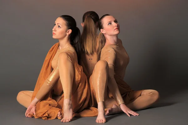 Drei Tänzerinnen — Stockfoto