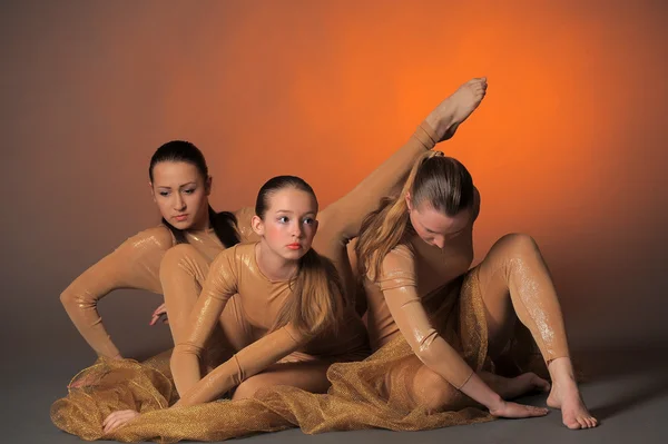 Tres bailarines — Foto de Stock