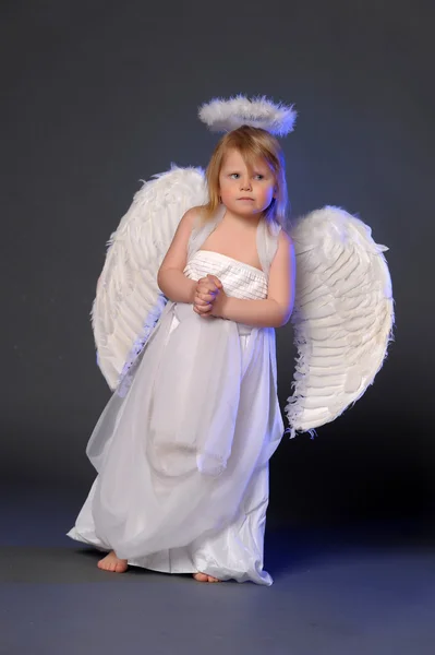 Dziewczyna w kostium anioł — Zdjęcie stockowe