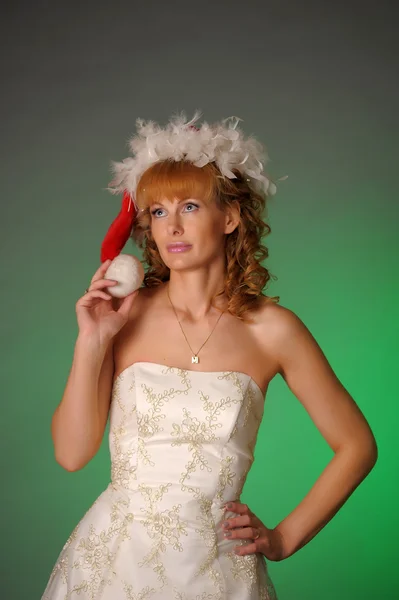 Preciosa novia con gorra de navidad —  Fotos de Stock