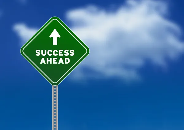 Znak drogowy z wyprzedzeniem sukces — Zdjęcie stockowe