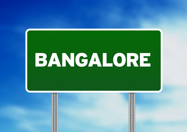 Znak drogowy zielony - bangalore — Zdjęcie stockowe