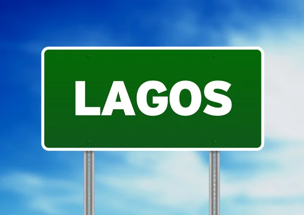 Зелений дорожній знак - Лагос — стокове фото