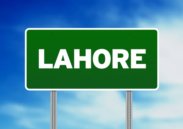 Зелений дорожній знак - Лахор — стокове фото