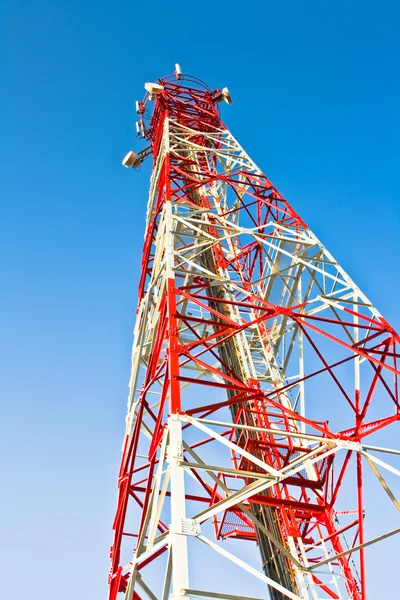 Telecomunicações de antena de transmissor e receptor para vários — Fotografia de Stock