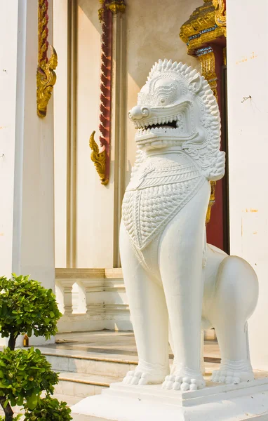 Löwenstatue im thailändischen Stil — Stockfoto