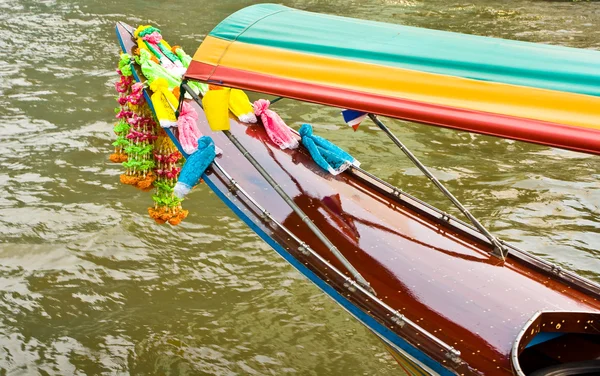 Capo della barca fluviale a coda lunga sul fiume Chao Praya a Bangkok , — Foto Stock