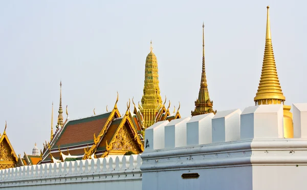 Gouden Boeddha tempel in de grand palace, thailand — Stockfoto