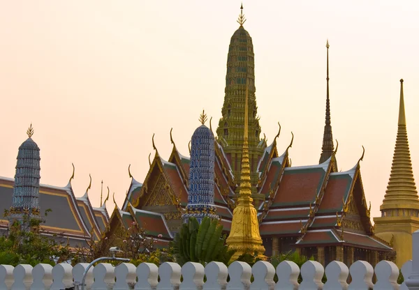 Goldener Buddha-Tempel im prachtvollen Palast, Thailand — Stockfoto