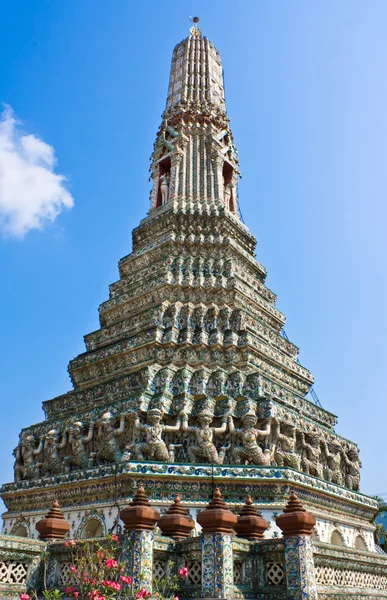 El antiguo templo en Wat Arun, Bangkok - Tailandia — Foto de Stock