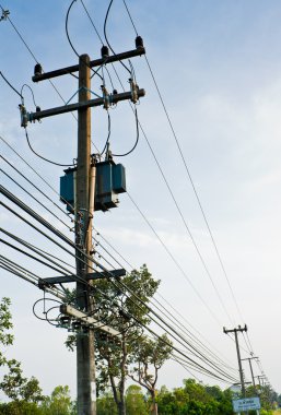trafo ve elektrik hattı kırsal Tayland