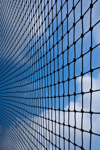 Netz mit blauem Himmel — Stockfoto