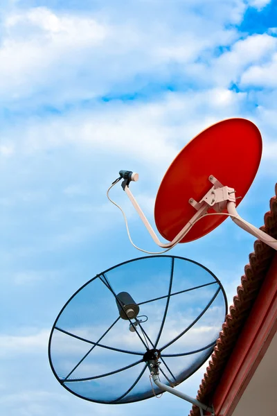 Az antenna és a villamos energia post reggel ég — Stock Fotó