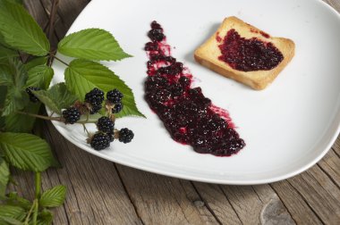 marmellata di daha blackberry jam