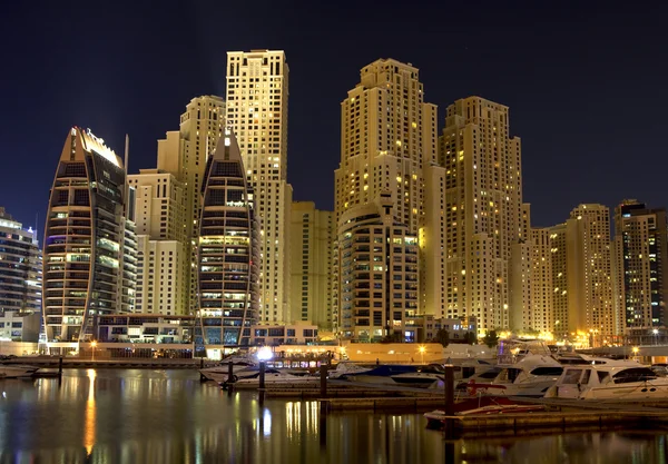 Ciudad en la noche, Dubai — Foto de Stock