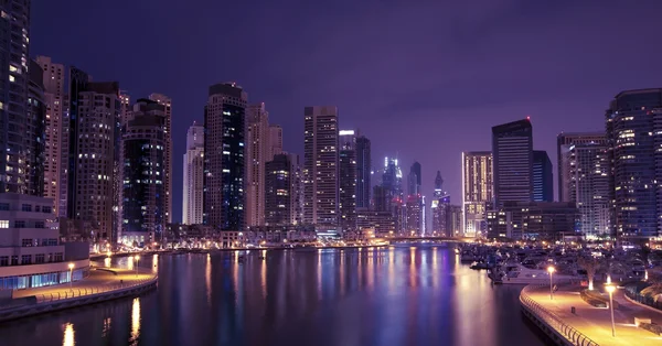 Місто пейзаж у нічний час. панорамний сцени, Дубаї. — стокове фото