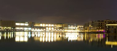 stad in de nacht, dubai