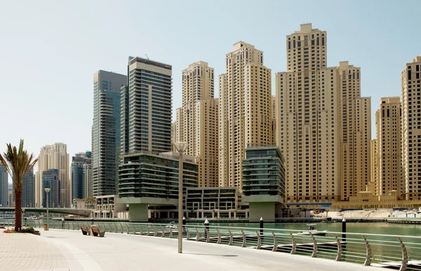 Paesaggio urbano in estate. Scena panoramica, Dubai . — Foto Stock