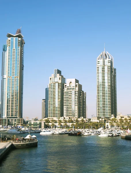 Stadtbild im Sommer. panoramische Szene, Dubai. — Stockfoto