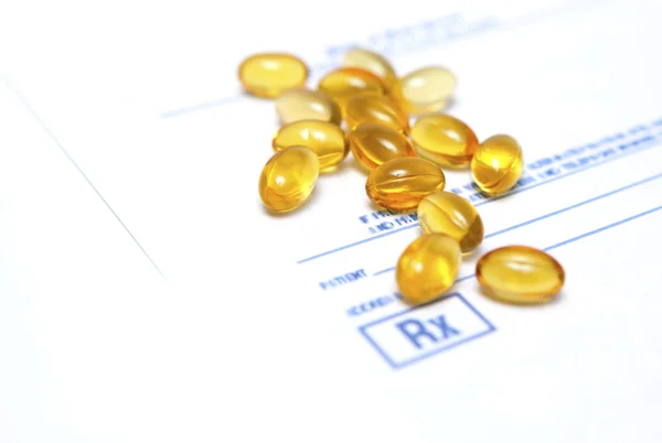 空白の処方に関する石油黄色ビタミン カプセル — ストック写真