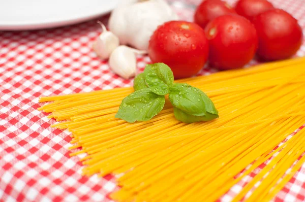 Spaghetti - ingredients — Stock Photo, Image