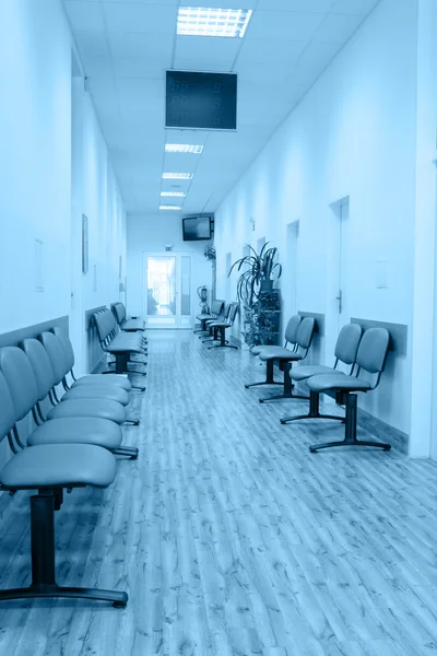 Inre av sjukhuset i blå nyanser — Stockfoto