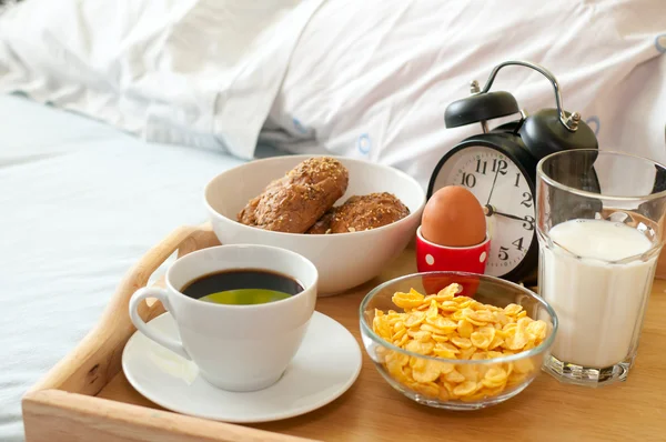 Πρωινό στο κρεβάτι — Φωτογραφία Αρχείου
