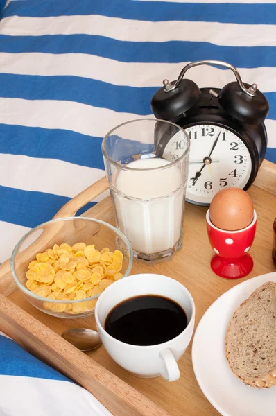 Ontbijt op bed — Stockfoto