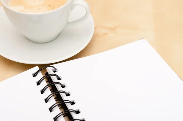 笔记本和咖啡 — 图库照片