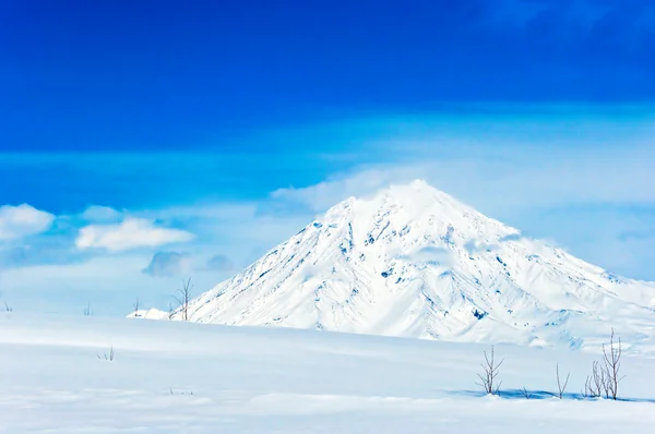 Beau volcan en hiver — Photo