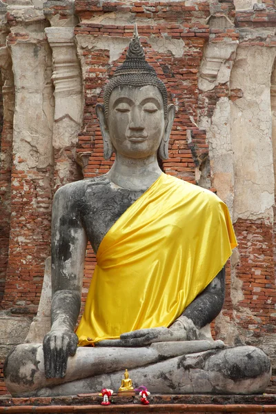 Разрушение Будды в храме Махата — стоковое фото