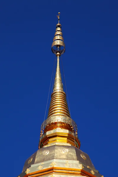 Pinnacle of golden pagoda — Stock Photo, Image