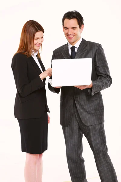 Geschäftsfrau und Geschäftsfrau mit Laptop — Stockfoto
