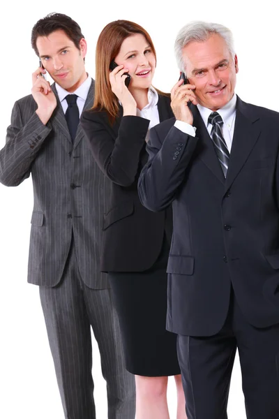 Два бізнесмена і одна бізнес-леді з мобільним — стокове фото