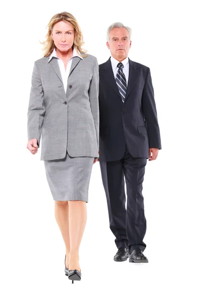 Uomo d'affari e donna d'affari a piedi — Foto Stock