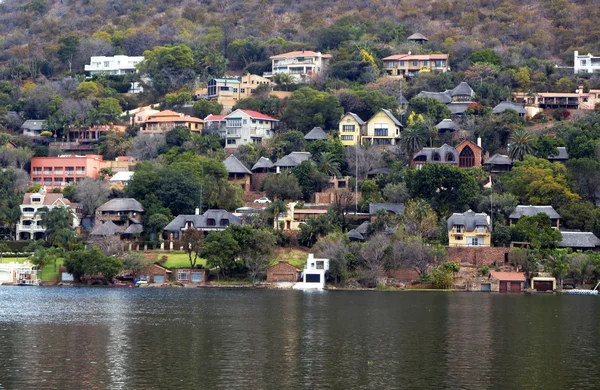 Eksklusive feriehus i Harbeespoortdam Sør-Afrika – stockfoto