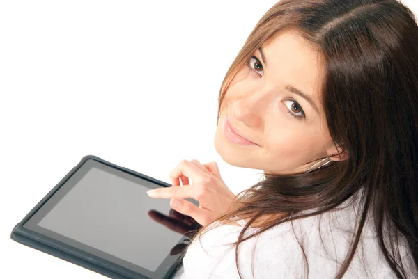 在她新的电子平板电脑触摸板上键入的女人 — 图库照片