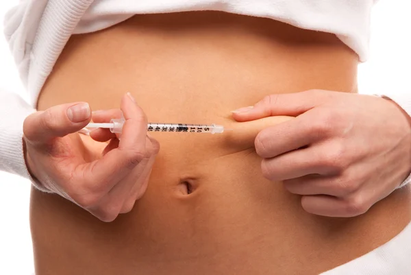 Il paziente diabetico si prepara per l'iniezione di insulina del medico — Foto Stock