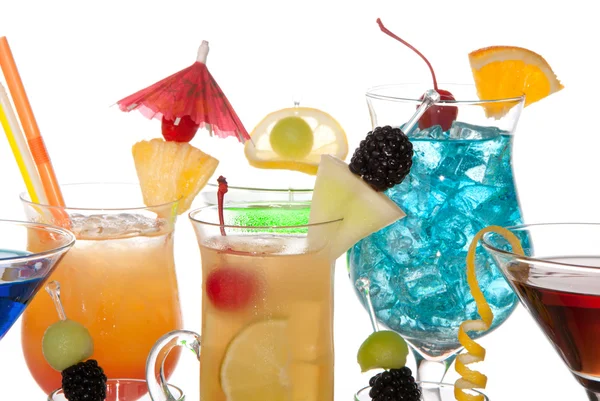 Cocktails martini tequila sunrise, vodka, blue Hawaii — Stockfoto
