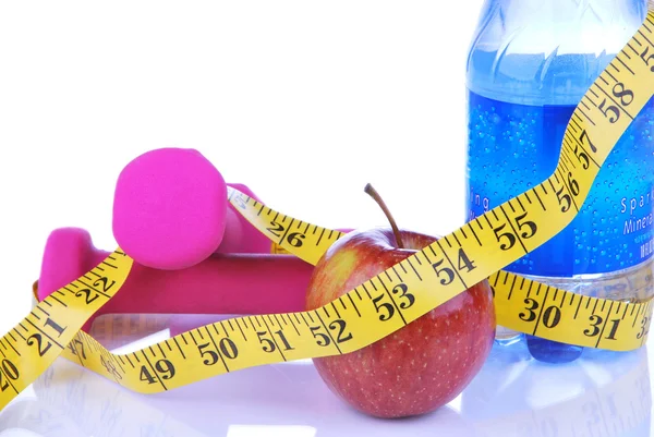 Diet weight with tape measure organic green apple juice — Stock Photo, Image